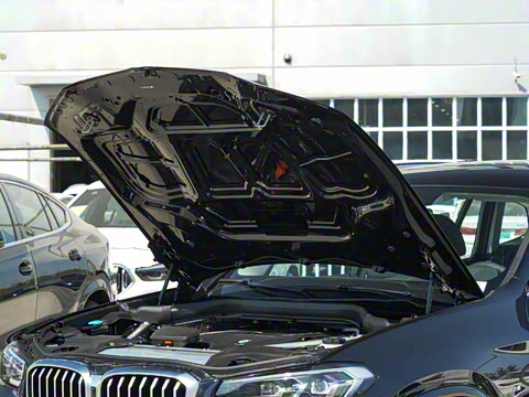 2022�� �Ŀ� xDrive25i M�˶���װ