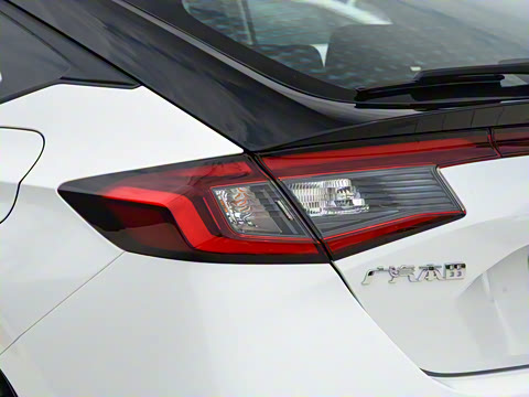 2025�� HATCHBACK 240TURBO �ֶ��ھ���