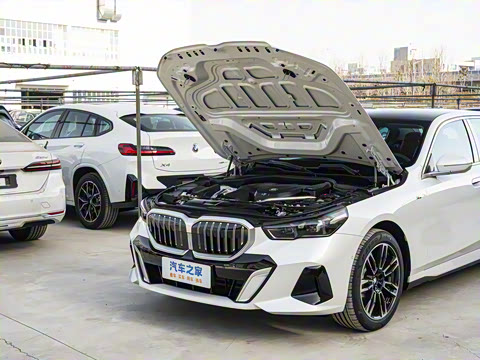 2025�� 525Li M�˶���װ