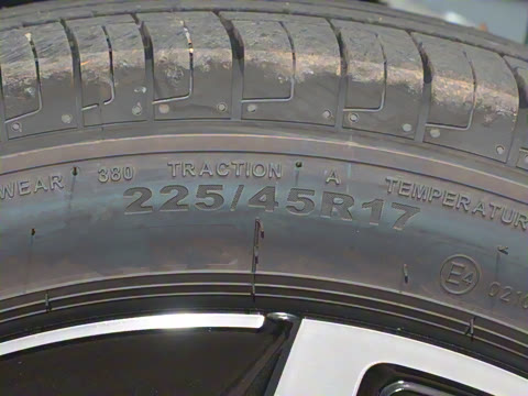 2025�� �Ŀ�� 300TSI R-Line