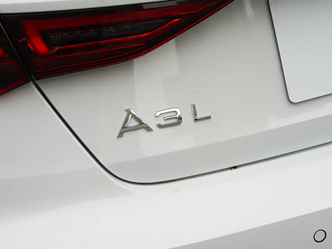 2023�� �Ŀ� A3L Limousine 35 TFSI ʱ���˶���