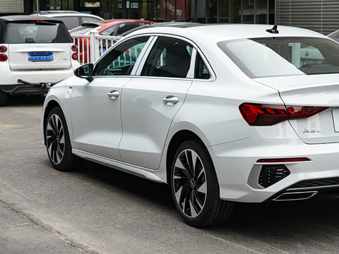 2023�� �Ŀ� A3L Limousine 35 TFSI ʱ���˶���