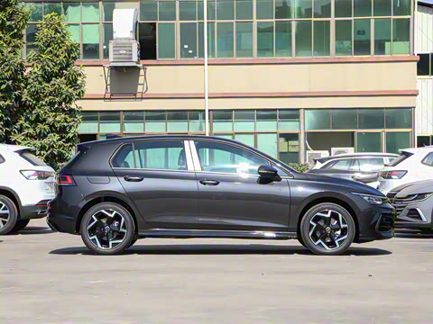 2025�� 300TSI R-Line