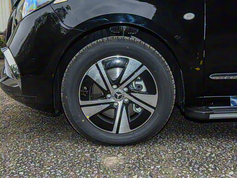 2025�� 2.0T ʢ��