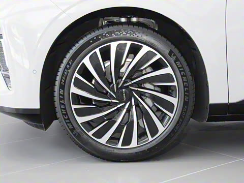 2025�� ���� 760 Max��������������ʻ