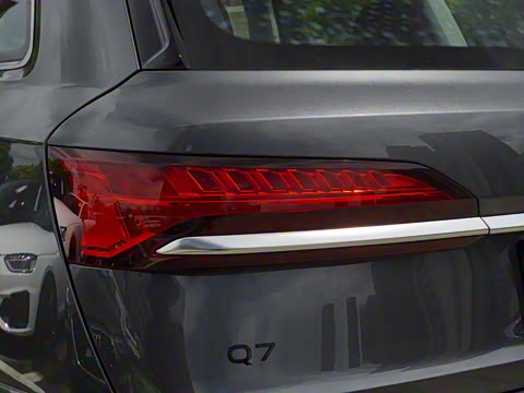 2025�� 45 TFSI quattro S line�˶���