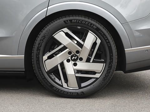 2025�� Ultra ������