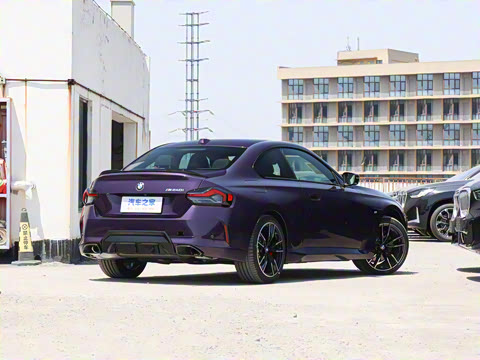 2025�� M240i xDrive