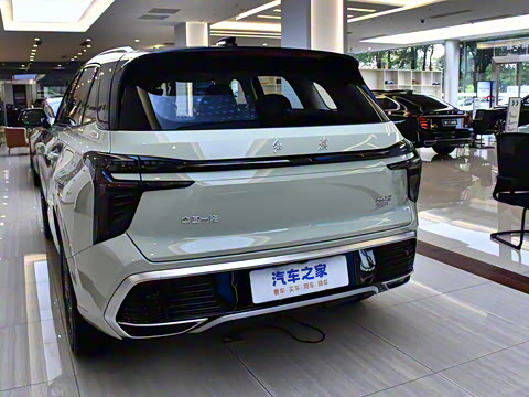 2025�� 117km ��ΪPLUS��