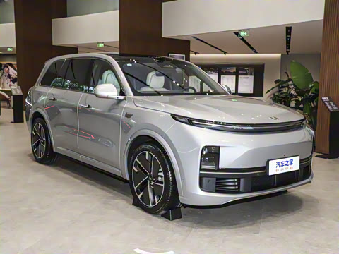 2025�� Ultra ���ܻ��°�