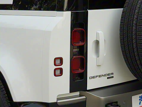 2023�� 110 3.0T P400 X-DYNAMIC HSE