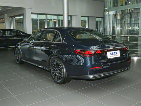 2025�� E 300 L �����