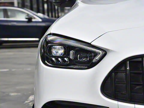 2025�� AMG C 43 4MATIC ���нγ� �ر��