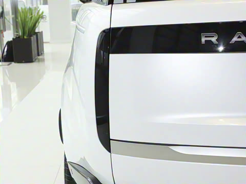 2024�� 4.4 V8 SV���ٴ����ӳ��� 4��