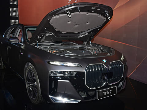 2023�� 740Li ������ M�˶���װ