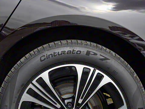 2025�� �Ŀ� E 260 L �˶���