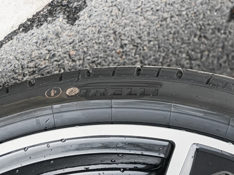 2025�� 200���������� 40 TFSI ���������� B&O ��ҹ��