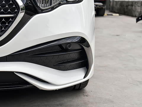 2025�� �Ŀ� E 260 �˶���