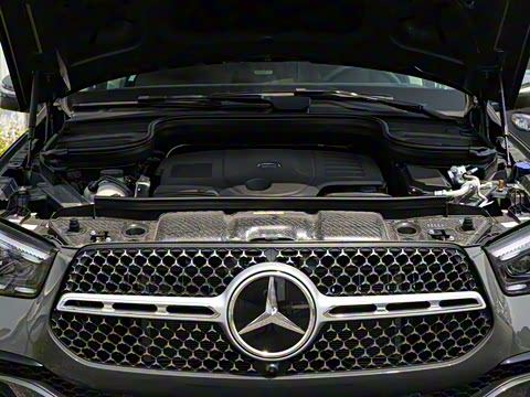 2025�� �Ŀ� GLE 450 4MATIC ������