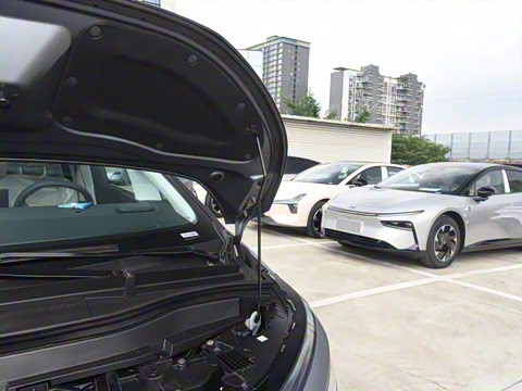 2025�� 650������ Max