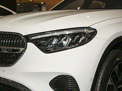 2025�� �Ŀ� GLC 260 L 4MATIC ������