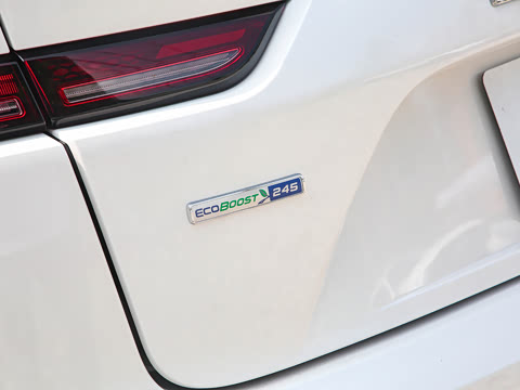 2022�� �Ŀ� EcoBoost 245 ST-Line