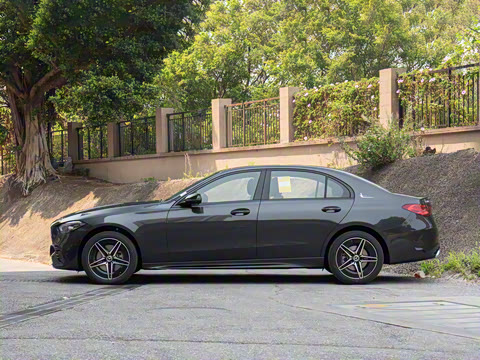 2025�� �Ŀ� C 260 L �ҹ�˶���