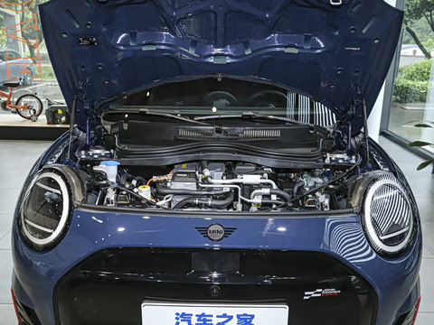 2025�� JOHN COOPER WORKS