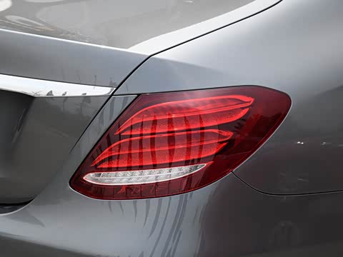 2020�� �Ŀ� E 260 �˶���