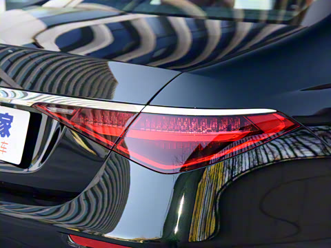 2022�� �Ŀ� S 400 L ������