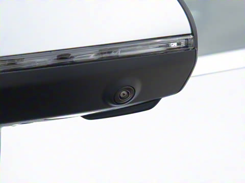 2025�� GLC 300 L 4MATIC ������ 5��