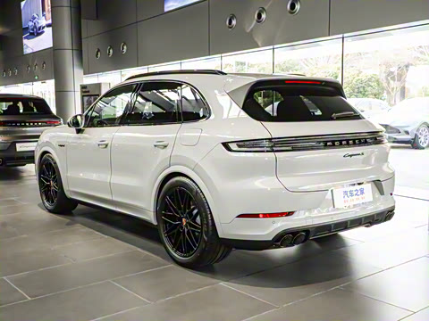 2025�� Cayenne S E-Hybrid 3.0T