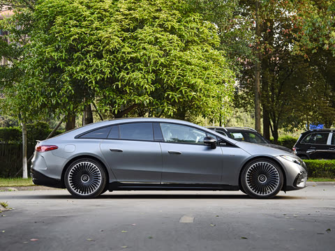 2023�� AMG EQS 53 4MATIC+