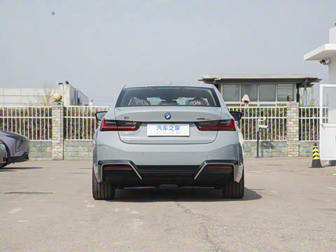 2025�� eDrive 40 L ��ҹ��װ