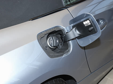 2023�� sDrive 25i M�˶���װ