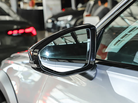 2025�� allroad quattro ̽���� 55 TFSI ����ԽҰ��