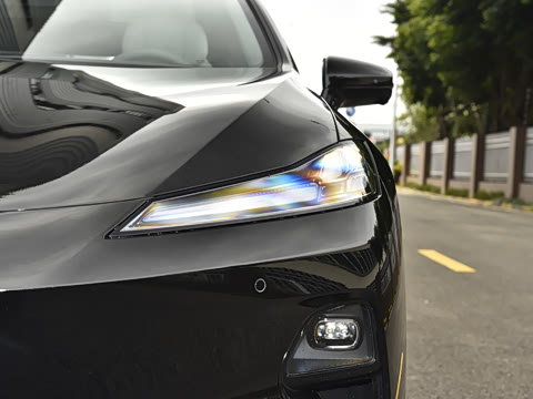 2025�� 230UltraǬ���Ǽ�ADS SE���̰�