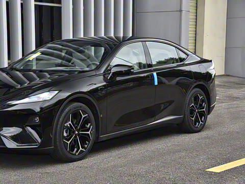 2025�� 230UltraǬ���Ǽ�ADS SE���̰�