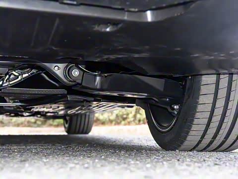 2025�� �Ŀ� C 260 L �ҹ�˶���