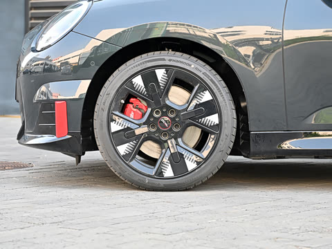 2025�� JOHN COOPER WORKS