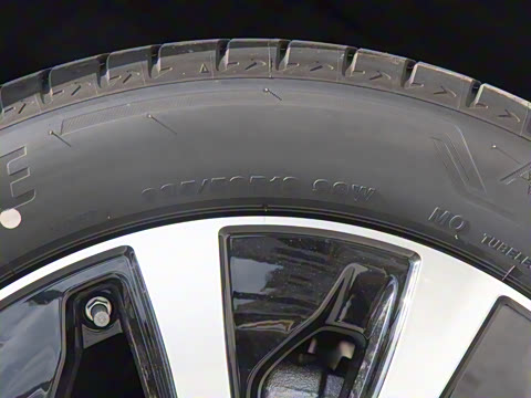 2025�� GLB 220 ʱ����