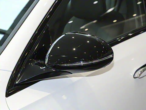 2025�� E 300 ʱ�����˶���