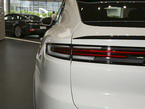 2025�� Cayenne Coup�� S E-Hybrid 3.0T