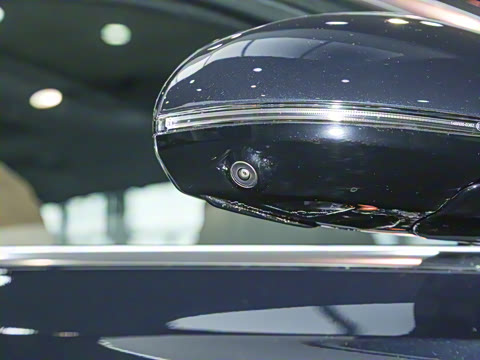 2025�� E 300 L �����