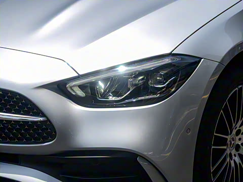 2024�� �Ŀ��� C 260 L �˶���