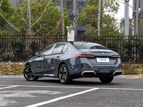 2025�� 525Li M�˶���װ