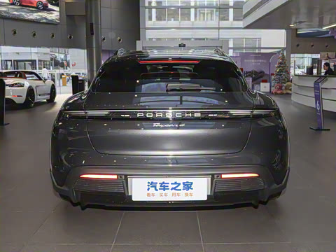 2024�� Taycan 4 Cross Turismo