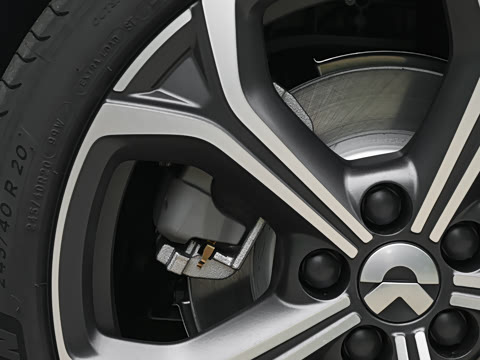 2025�� 75kWh Touring