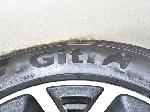 2025�� 705km Pro