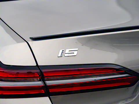 2024�� xDrive M60